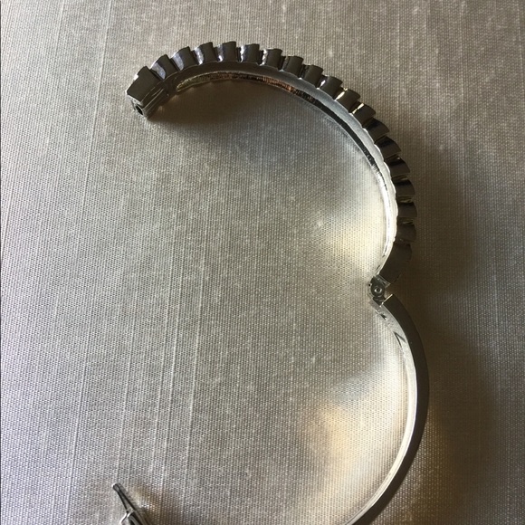 NWOT Rhinestone Clasp Bracelet - Picture 5 of 5